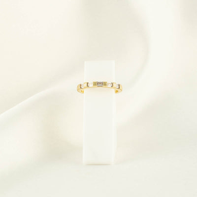 Gwen White Zircon Ring